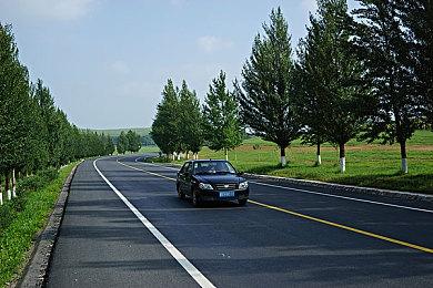 《星刃》总监称服装和谐不是索尼要求：时尚至上而非性感至上